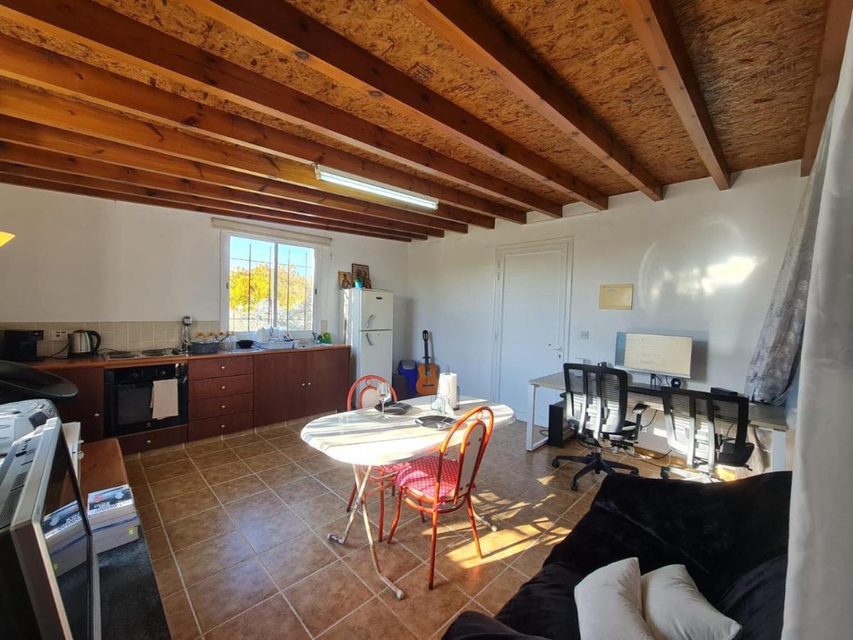 Spacious Studio In Yeroskipou Koloni Esterno foto